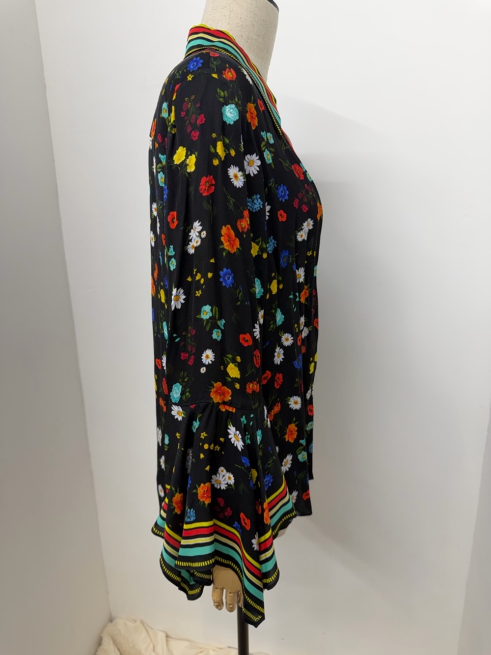 Alice + Olivia Randa Floral Print Bell Sleeve Botanical Ditsy Floral Size Medium - Picture 8 of 16